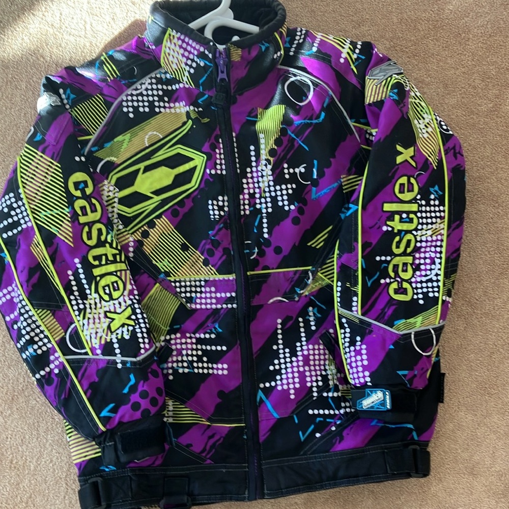 CASTLE X RACEWEAR SWITCH SPECIAL EDITION
GIRLS YOUTH SIZE LARGE
EXCELLENT COND. - Picture 4 of 15